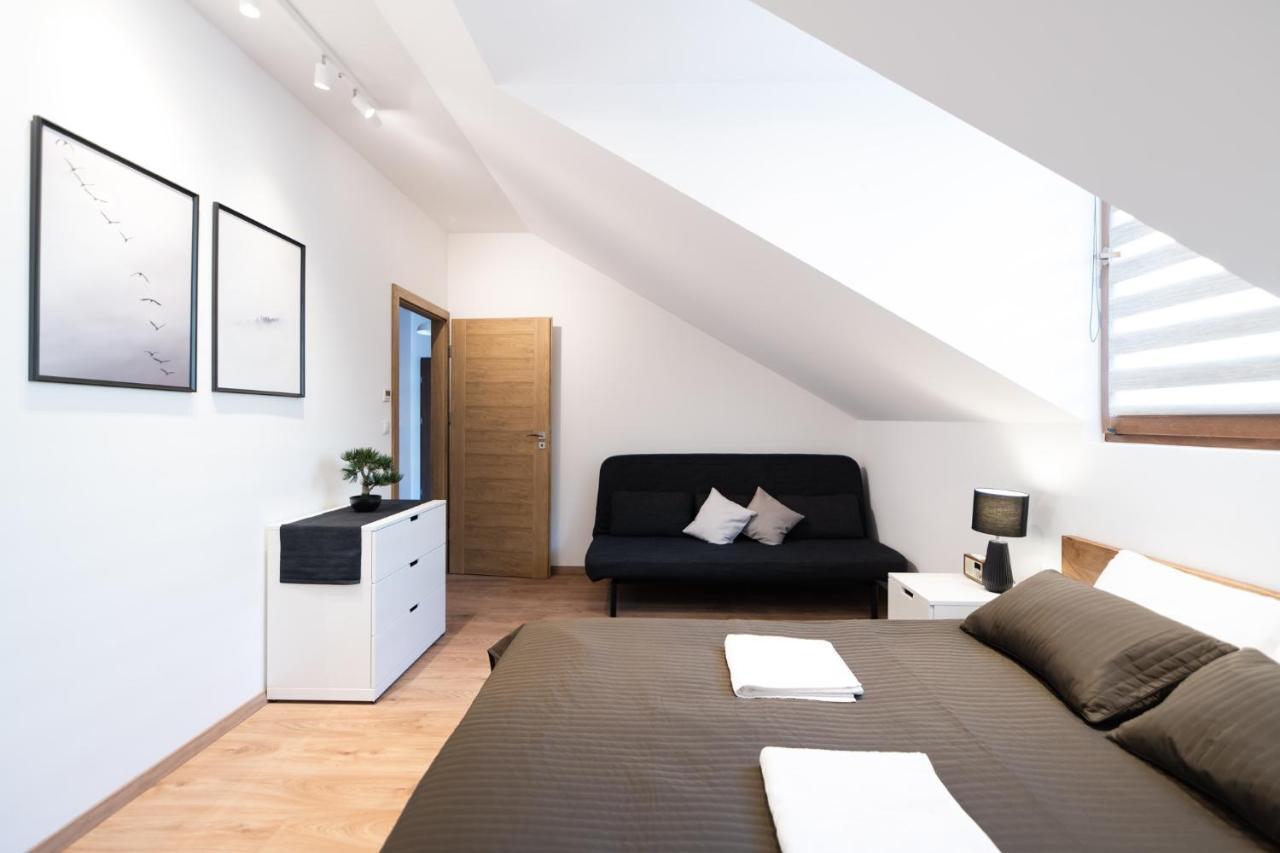Neo Sky Apartment, Free Parking, 15 Min Walk Old Town&Kazimierz - By Homelike Cracovia Exterior foto
